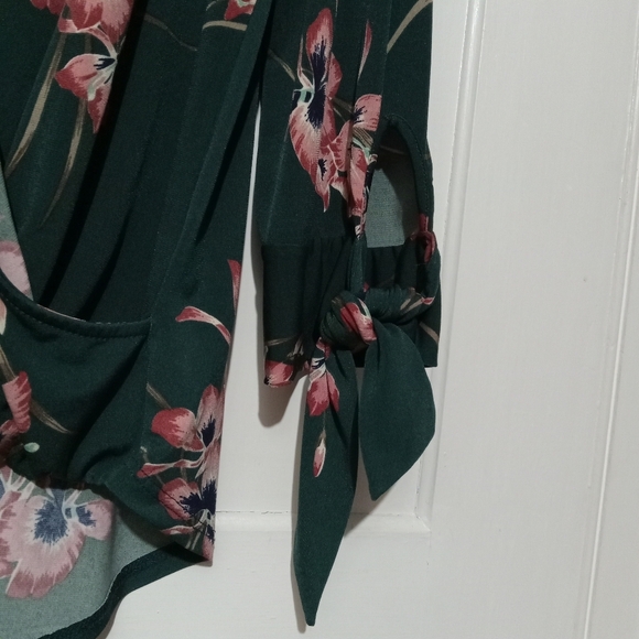 Beacon Drk Green Floral Faux Wrap Hi Low Longsleeve Top size Large - Picture 3 of 10